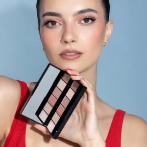 Artdeco Iconic Eyeshadow Palette Sin In Paradise (Model)